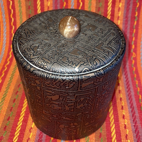 Ice bucket 6” x 5.65” vinyl wrap w/3-D embossed character. Black/bronze - Picture 2 of 8